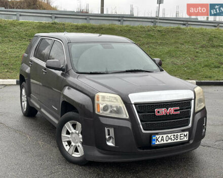 Серый ДжиЭмСи Террейн, объемом двигателя 2.38 л и пробегом 210 тыс. км за 10000 $, фото 2 на Automoto.ua