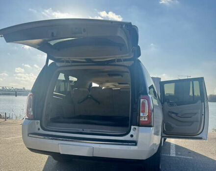 Белый ДжиЭмСи Юкон, объемом двигателя 6.16 л и пробегом 170 тыс. км за 28000 $, фото 19 на Automoto.ua