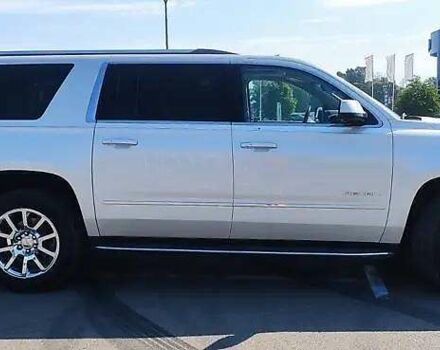 Белый ДжиЭмСи Юкон, объемом двигателя 6.16 л и пробегом 195 тыс. км за 25000 $, фото 7 на Automoto.ua