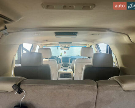 Белый ДжиЭмСи Юкон, объемом двигателя 6.16 л и пробегом 170 тыс. км за 28000 $, фото 18 на Automoto.ua