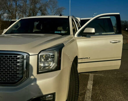 Белый ДжиЭмСи Юкон, объемом двигателя 6.16 л и пробегом 170 тыс. км за 28000 $, фото 24 на Automoto.ua