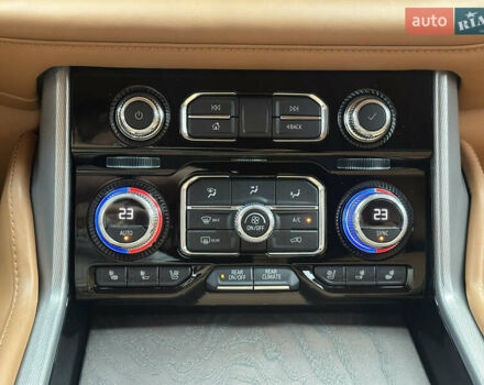 Білий ДжіЕмСі Yukon, об'ємом двигуна 6.16 л та пробігом 3 тис. км за 240000 $, фото 16 на Automoto.ua