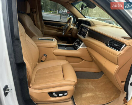 Білий ДжіЕмСі Yukon, об'ємом двигуна 6.16 л та пробігом 3 тис. км за 240000 $, фото 25 на Automoto.ua