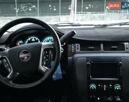 Черный ДжиЭмСи Юкон, объемом двигателя 5.3 л и пробегом 289 тыс. км за 11900 $, фото 4 на Automoto.ua