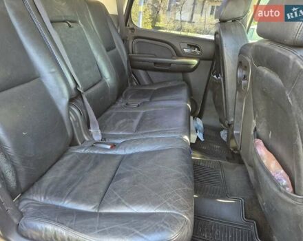 Черный ДжиЭмСи Юкон, объемом двигателя 5.3 л и пробегом 289 тыс. км за 11900 $, фото 47 на Automoto.ua