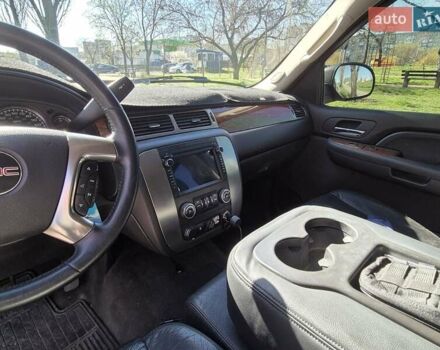 Черный ДжиЭмСи Юкон, объемом двигателя 5.3 л и пробегом 289 тыс. км за 11900 $, фото 44 на Automoto.ua