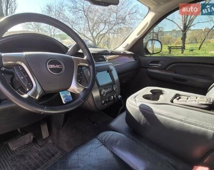 Черный ДжиЭмСи Юкон, объемом двигателя 5.3 л и пробегом 289 тыс. км за 11900 $, фото 42 на Automoto.ua