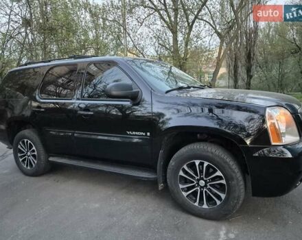 Черный ДжиЭмСи Юкон, объемом двигателя 5.3 л и пробегом 289 тыс. км за 11900 $, фото 2 на Automoto.ua