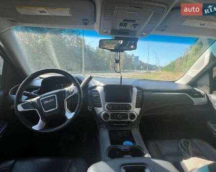 Черный ДжиЭмСи Юкон, объемом двигателя 5.33 л и пробегом 101 тыс. км за 50000 $, фото 3 на Automoto.ua