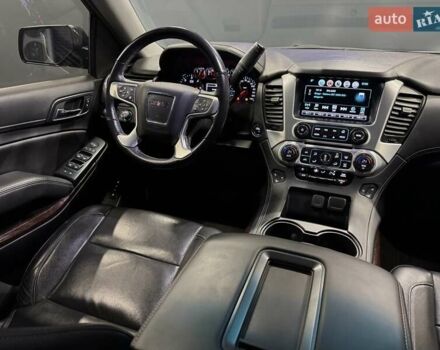 Черный ДжиЭмСи Юкон, объемом двигателя 5.3 л и пробегом 102 тыс. км за 40000 $, фото 27 на Automoto.ua