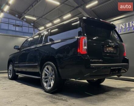 Черный ДжиЭмСи Юкон, объемом двигателя 5.3 л и пробегом 102 тыс. км за 40000 $, фото 10 на Automoto.ua