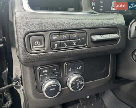 Черный ДжиЭмСи Юкон, объемом двигателя 6.16 л и пробегом 38 тыс. км за 89999 $, фото 18 на Automoto.ua