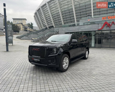 Черный ДжиЭмСи Юкон, объемом двигателя 6.16 л и пробегом 38 тыс. км за 89999 $, фото 2 на Automoto.ua