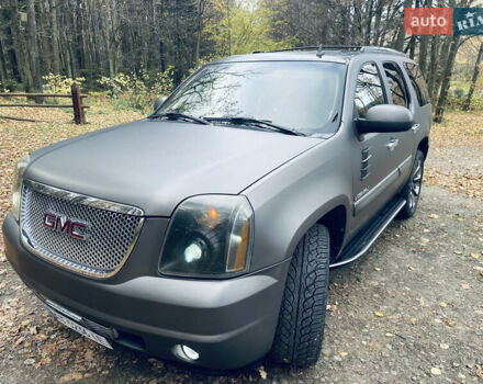 ДжиЭмСи Юкон 2006 в Ивано-Франковске на Automoto.ua Серый ДжиЭмСи Юкон, объемом двигателя 6.16 л и пробегом 236 тыс. км за 15000 $, фото 5 на Automoto.ua