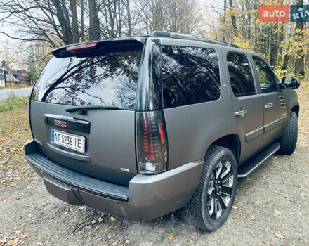 ДжиЭмСи Юкон 2006 в Ивано-Франковске на Automoto.ua Серый ДжиЭмСи Юкон, объемом двигателя 6.16 л и пробегом 236 тыс. км за 15000 $, фото 12 на Automoto.ua