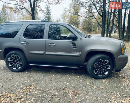 ДжиЭмСи Юкон 2006 в Ивано-Франковске на Automoto.ua Серый ДжиЭмСи Юкон, объемом двигателя 6.16 л и пробегом 236 тыс. км за 15000 $, фото 15 на Automoto.ua