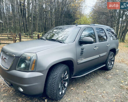 ДжиЭмСи Юкон 2006 в Ивано-Франковске на Automoto.ua Серый ДжиЭмСи Юкон, объемом двигателя 6.16 л и пробегом 236 тыс. км за 15000 $, фото 8 на Automoto.ua