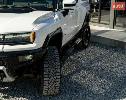 Белый ДжиЭмСи Hummer EV, объемом двигателя 0 л и пробегом 20 тыс. км за 107900 $, фото 16 на Automoto.ua