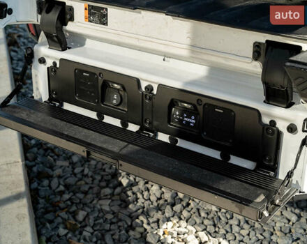 Белый ДжиЭмСи Hummer EV, объемом двигателя 0 л и пробегом 20 тыс. км за 107900 $, фото 11 на Automoto.ua