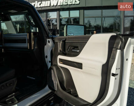 ДжіЕмСі Hummer EV 2023 у Чернівцях на Automoto.ua Білий ДжіЕмСі Hummer EV, об'ємом двигуна 0 л та пробігом 20 тис. км за 107900 $, фото 64 на Automoto.ua