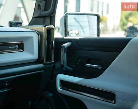 Белый ДжиЭмСи Hummer EV, объемом двигателя 0 л и пробегом 20 тыс. км за 107900 $, фото 56 на Automoto.ua