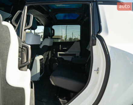 ДжіЕмСі Hummer EV 2023 у Чернівцях на Automoto.ua Білий ДжіЕмСі Hummer EV, об'ємом двигуна 0 л та пробігом 20 тис. км за 107900 $, фото 60 на Automoto.ua