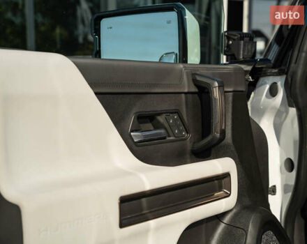 Белый ДжиЭмСи Hummer EV, объемом двигателя 0 л и пробегом 20 тыс. км за 107900 $, фото 63 на Automoto.ua