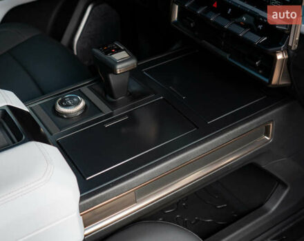 Синий ДжиЭмСи Hummer EV, объемом двигателя 0 л и пробегом 1 тыс. км за 150000 $, фото 40 на Automoto.ua