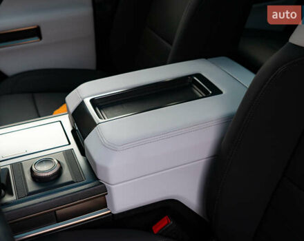 Синий ДжиЭмСи Hummer EV, объемом двигателя 0 л и пробегом 1 тыс. км за 150000 $, фото 34 на Automoto.ua