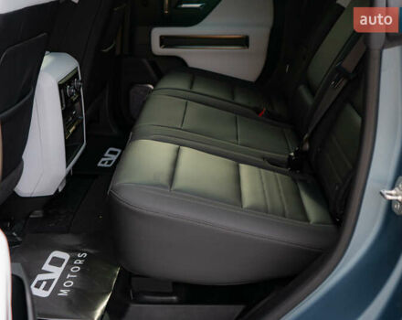 Синий ДжиЭмСи Hummer EV, объемом двигателя 0 л и пробегом 1 тыс. км за 150000 $, фото 47 на Automoto.ua