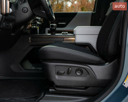 Синий ДжиЭмСи Hummer EV, объемом двигателя 0 л и пробегом 1 тыс. км за 150000 $, фото 30 на Automoto.ua