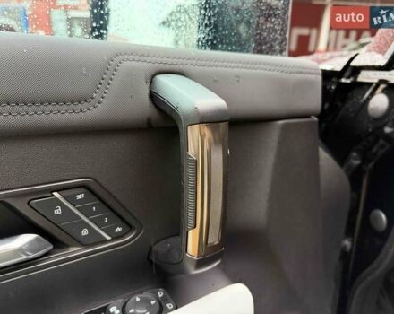 Черный ДжиЭмСи Hummer EV SUV, объемом двигателя 0 л и пробегом 11 тыс. км за 103900 $, фото 22 на Automoto.ua