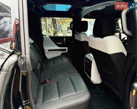 Черный ДжиЭмСи Hummer EV SUV, объемом двигателя 0 л и пробегом 11 тыс. км за 103900 $, фото 60 на Automoto.ua