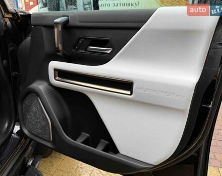 Черный ДжиЭмСи Hummer EV SUV, объемом двигателя 0 л и пробегом 11 тыс. км за 103900 $, фото 63 на Automoto.ua