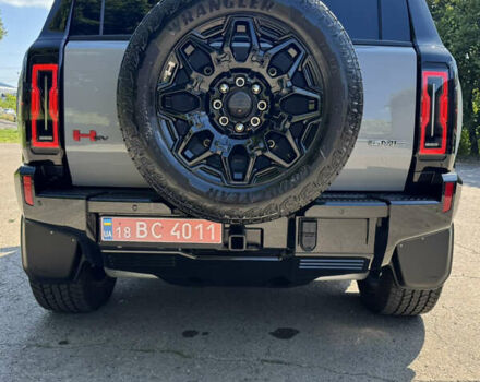 Серый ДжиЭмСи Hummer EV SUV, объемом двигателя 0 л и пробегом 3 тыс. км за 105000 $, фото 4 на Automoto.ua