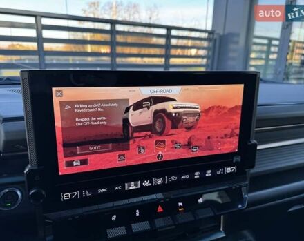 Зеленый ДжиЭмСи Hummer EV SUV, объемом двигателя 0 л и пробегом 10 тыс. км за 95900 $, фото 22 на Automoto.ua