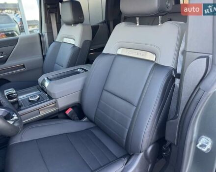 Зеленый ДжиЭмСи Hummer EV SUV, объемом двигателя 0 л и пробегом 10 тыс. км за 95900 $, фото 19 на Automoto.ua