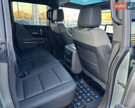 Зеленый ДжиЭмСи Hummer EV SUV, объемом двигателя 0 л и пробегом 10 тыс. км за 95900 $, фото 35 на Automoto.ua
