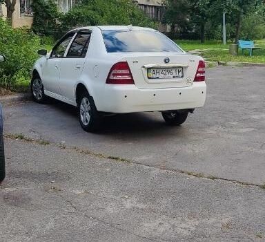 Джилі ЦК 2013 у Києві на Automoto.ua Білий Джилі ЦК, об'ємом двигуна 1.5 л та пробігом 99 тис. км за 2600 $, фото 1 на Automoto.ua