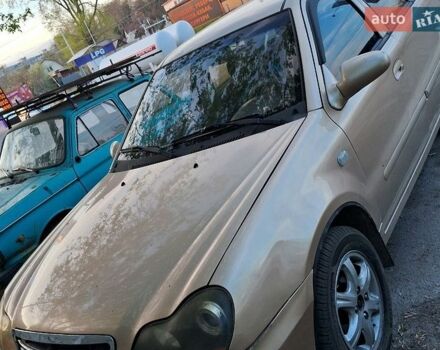 Желтый Джили ЦК, объемом двигателя 1.5 л и пробегом 300 тыс. км за 1800 $, фото 1 на Automoto.ua