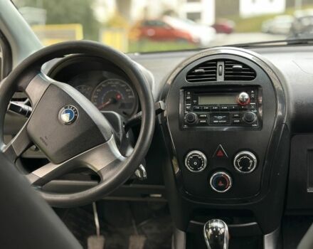 Белый Джили Другая, объемом двигателя 1.3 л и пробегом 186 тыс. км за 3500 $, фото 6 на Automoto.ua