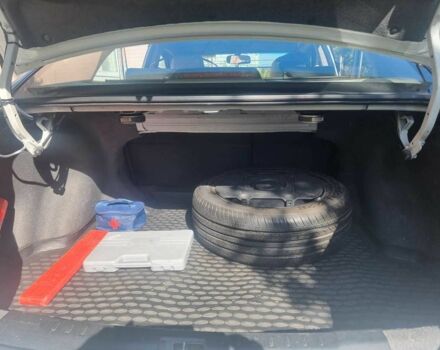 Джили Другая 2012 в Днепре (Днепропетровске) на Automoto.ua Белый Джили Другая, объемом двигателя 1.8 л и пробегом 215 тыс. км за 3700 $, фото 6 на Automoto.ua