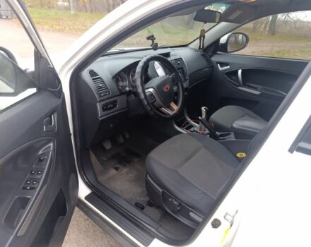 Белый Джили Другая, объемом двигателя 2 л и пробегом 250 тыс. км за 5150 $, фото 8 на Automoto.ua