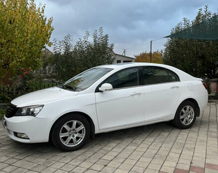 Джили Эмгранд 7 (EC7) 2013 в Решетиловке на Automoto.ua Белый Джили Эмгранд 7 (EC7), объемом двигателя 1.79 л и пробегом 310 тыс. км за 4200 $, фото 2 на Automoto.ua