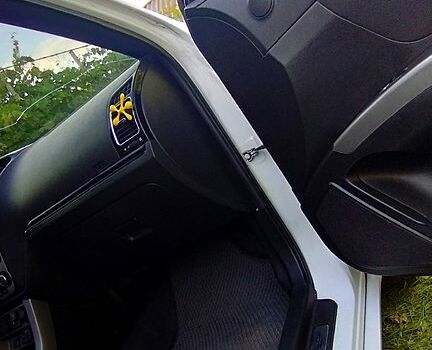 Белый Джили Эмгранд 7 (EC7), объемом двигателя 1.5 л и пробегом 211 тыс. км за 3900 $, фото 4 на Automoto.ua