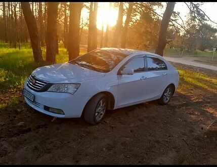 Джили Эмгранд 7 (EC7) 2012 в Николаеве на Automoto.ua Белый Джили Эмгранд 7 (EC7), объемом двигателя 1.8 л и пробегом 300 тыс. км за 2000 $, фото 1 на Automoto.ua