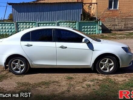 Белый Джили Эмгранд 7 (EC7), объемом двигателя 1.5 л и пробегом 133 тыс. км за 3300 $, фото 1 на Automoto.ua