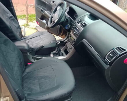 Желтый Джили Эмгранд 7 (EC7), объемом двигателя 1.5 л и пробегом 119 тыс. км за 4200 $, фото 14 на Automoto.ua