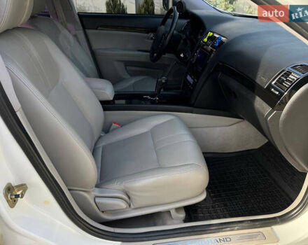 Белый Джили Emgrand 8 (EC8), объемом двигателя 2.38 л и пробегом 122 тыс. км за 4500 $, фото 22 на Automoto.ua