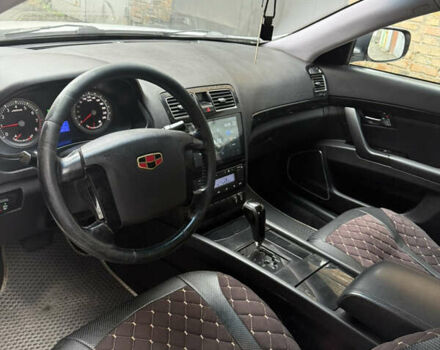 Белый Джили Emgrand 8 (EC8), объемом двигателя 2.38 л и пробегом 250 тыс. км за 4850 $, фото 7 на Automoto.ua